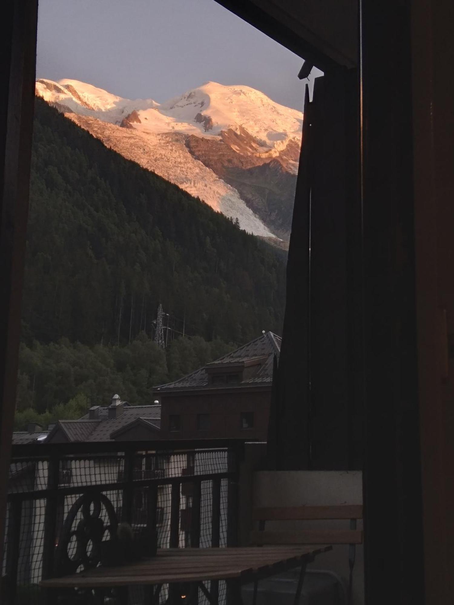 Ferienwohnung Cocon Douillet Au Pied De L'Aiguille Du Midi Chamonix Zimmer foto